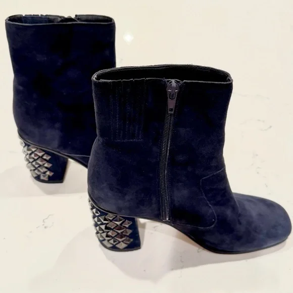 Guess Women's Blue Suede Stud Heeled Ankle Boots NWOT - Picture 4 of 12